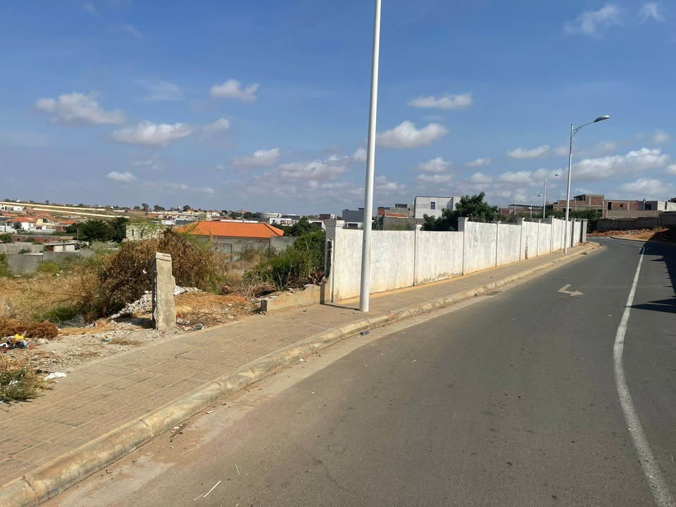 TERRENO À VENDA – PATRIOTA Excelente oportunidade de investimento! 📍 em luanda