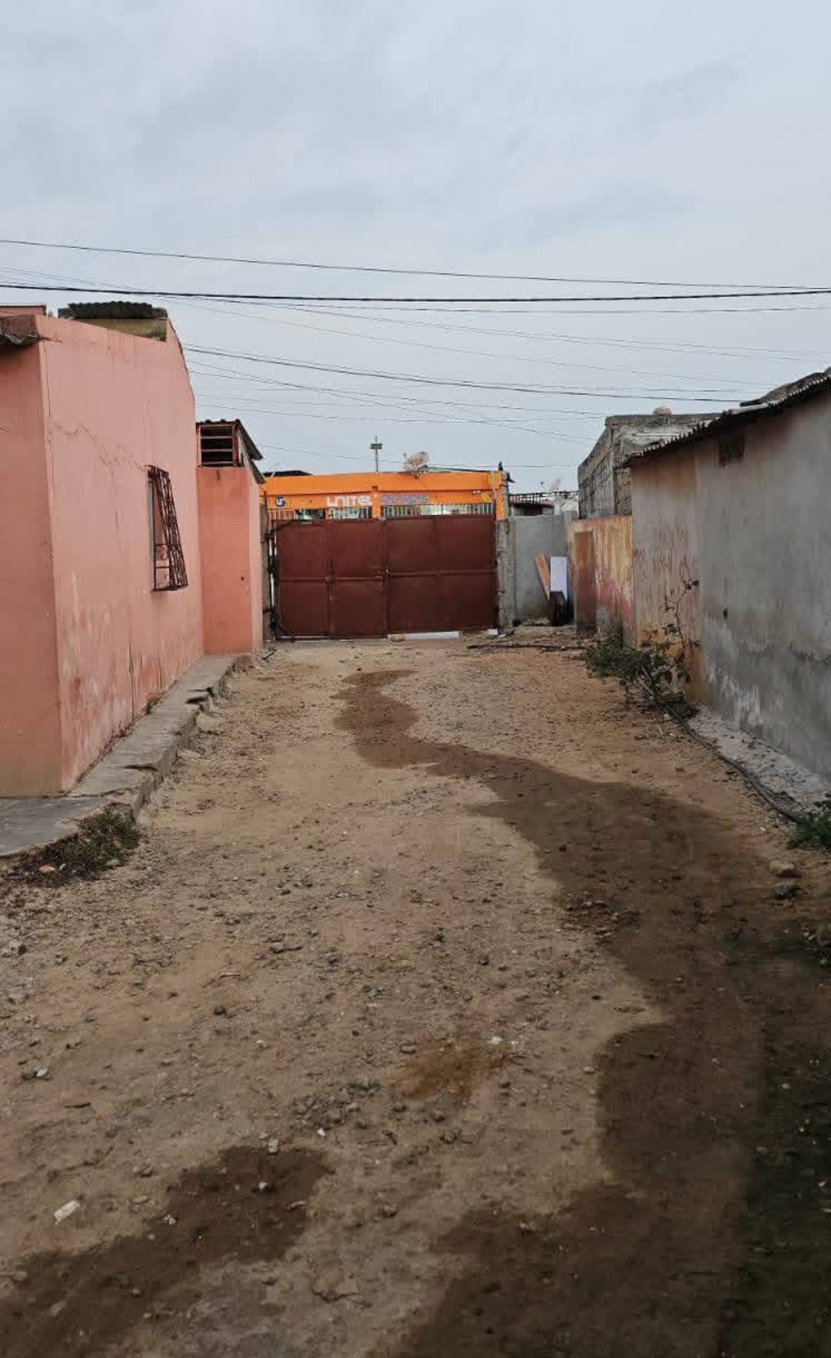 VENDA |  ESSE ESPAÇO NO MORRO BENTO GAMEK A DIREITA JUNTO AO HOSPITAL PEDALÉ 