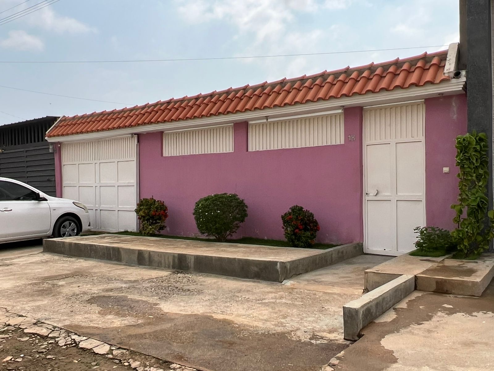 ARRENDAMENTO DESTE IMÓVEL T3+1 NO CONDOMÍNIO JARDIM DO ÉDEN em Luanda - T4