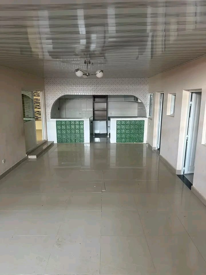 ARRENDA-SE ESTA CASA T3 - Foto 1