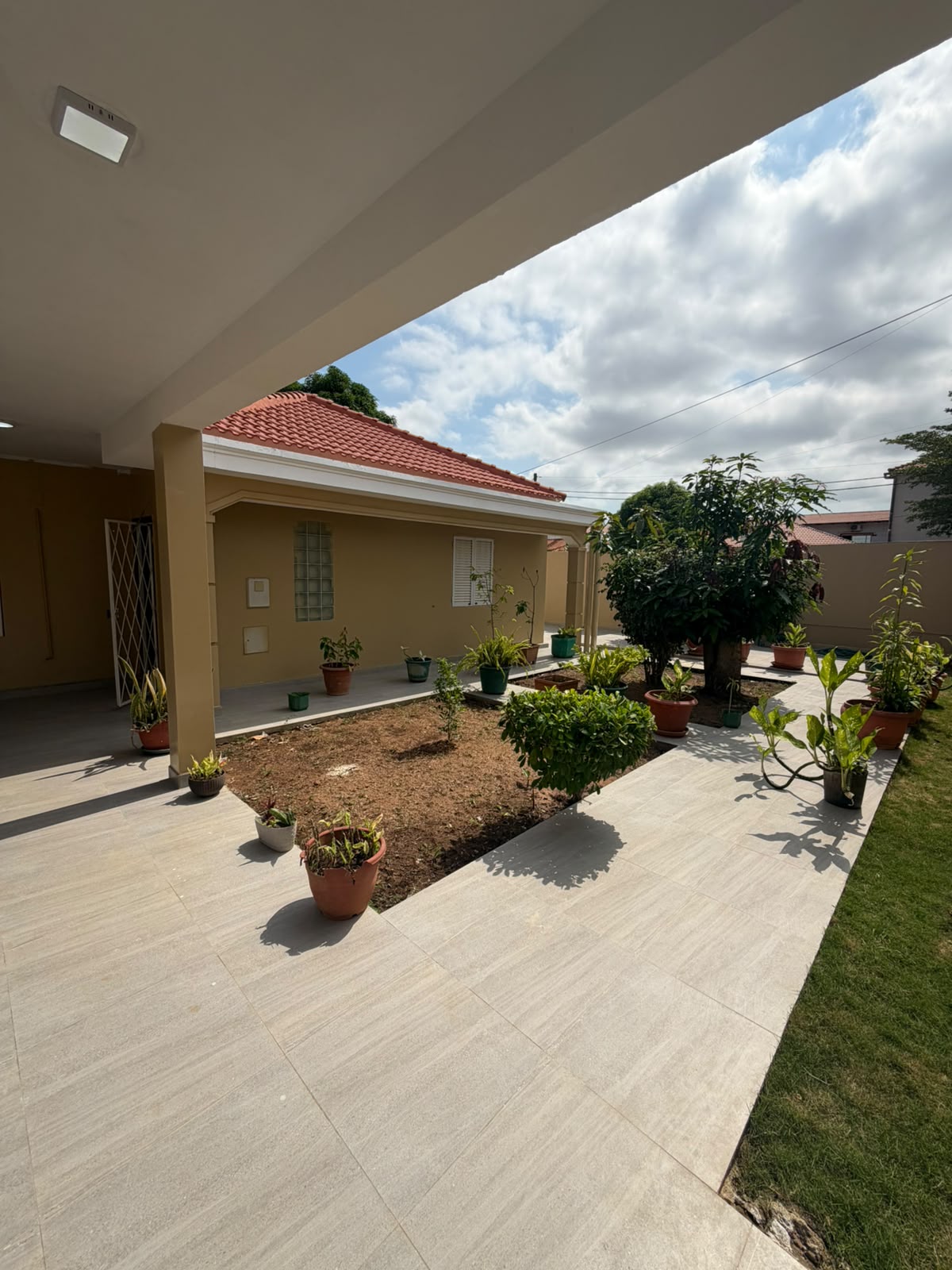 ARRENDAR | VIVENDA V3 LAR DO PATRIOTA em Luanda - T3