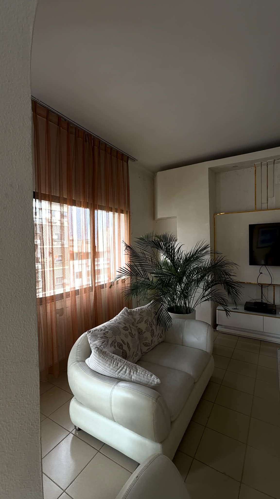 VENDE-SE APARTAMENTO T4 NA RUA DA EMBAIXADA PORTUGUESA(Sem mobília) - Foto 1