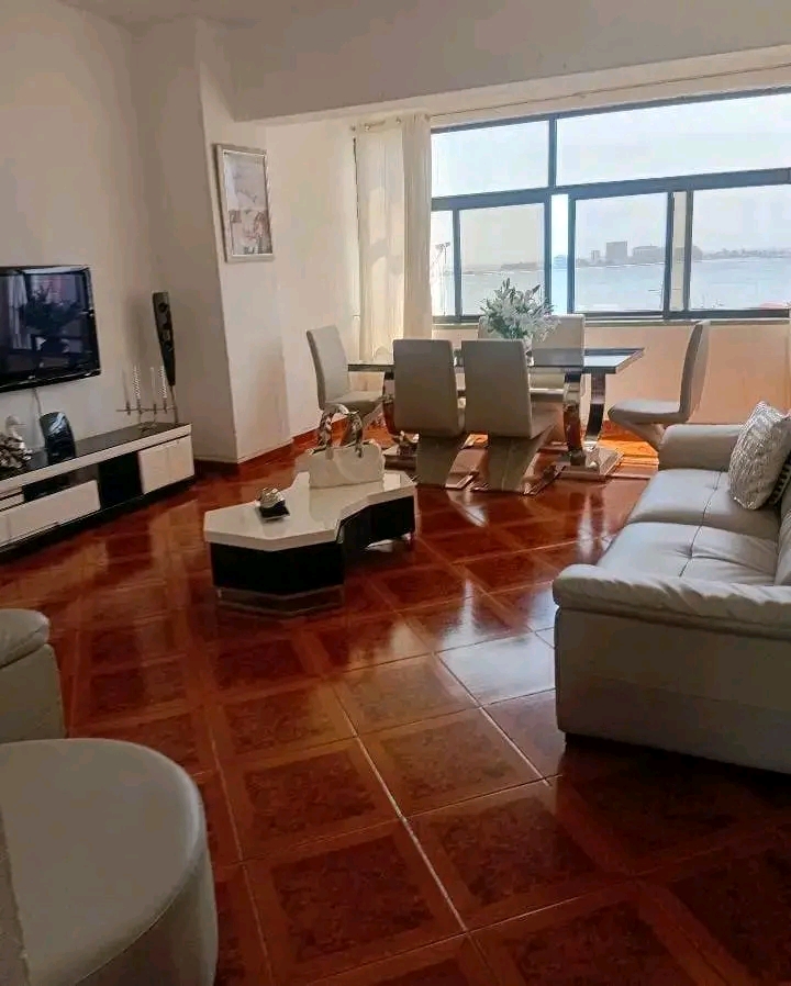 ARRENDAR | APARTAMENTO T2 MOBILADO ESPAÇOSO COM UMA VISTA PARA A MARGINAL(BAIXA DE LUANDA) - Foto 1