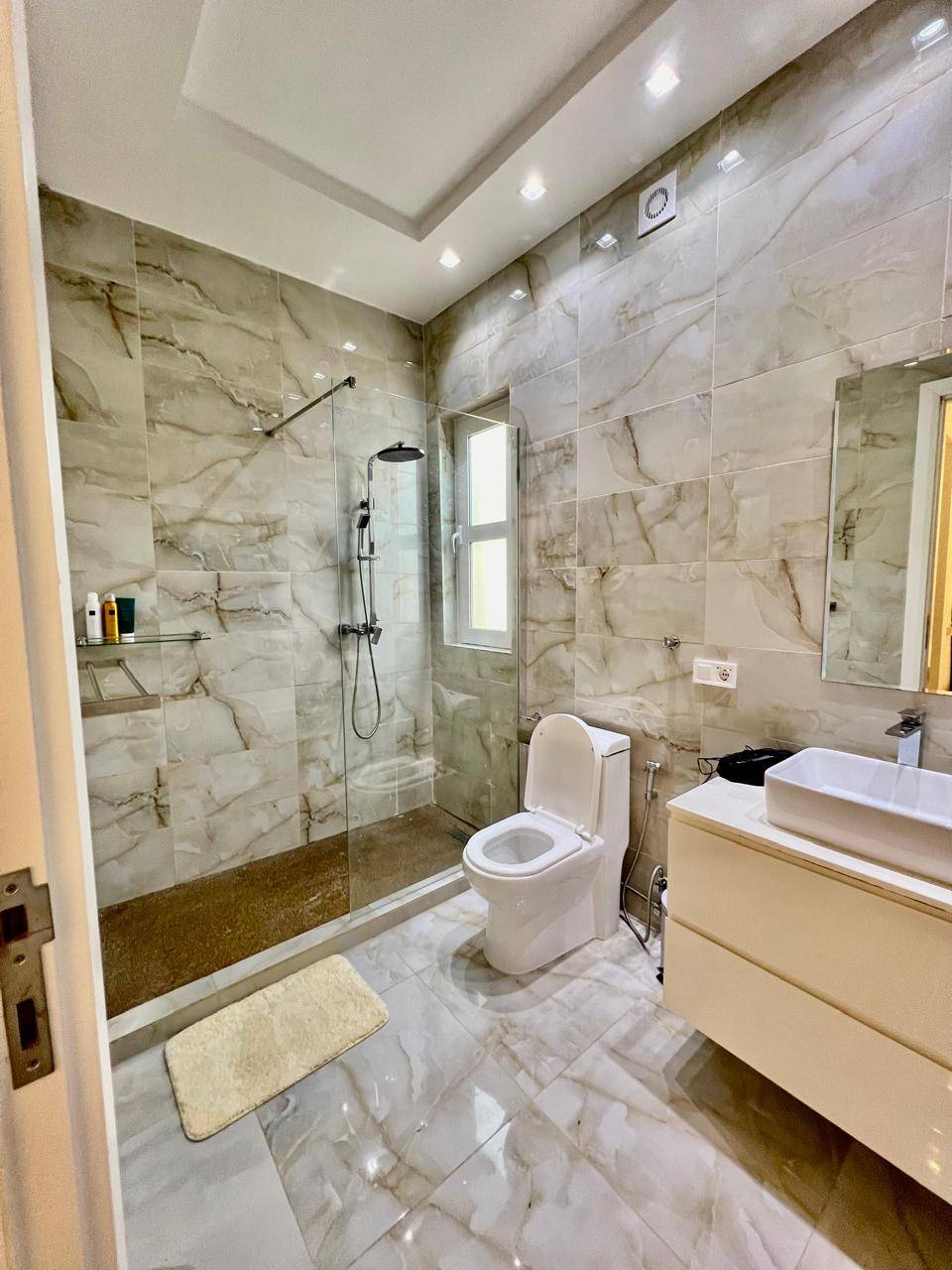 VENDE SE ESTA VIVENDA V3 COM PISCINA NO CONDOMÍNIO 3 DO BOA VIDA - Foto 1