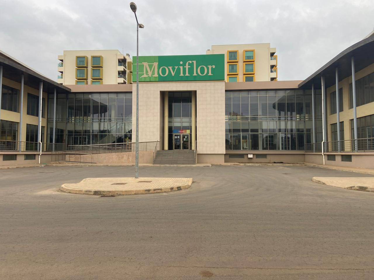 Vender shopping Morro Bento em Luanda