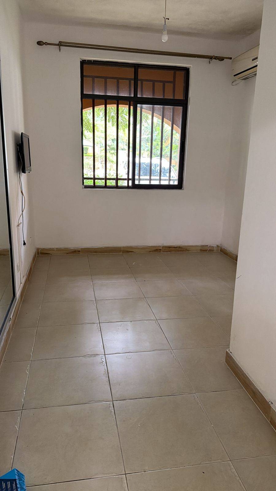 Arrenda-se: Apartamento T3 No Condomínio Jardim De Rosas