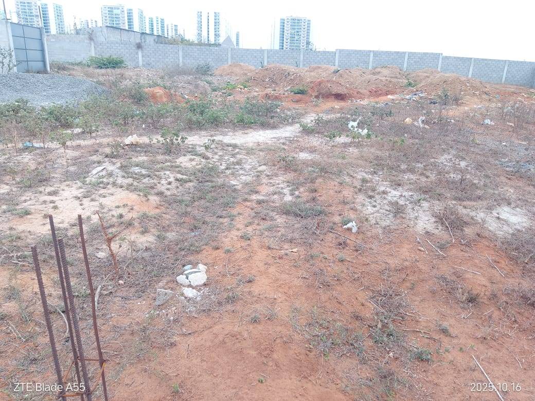 VENDE-SE ESTE TERRENO ⬇️ Dimensão 📐 : 20/20