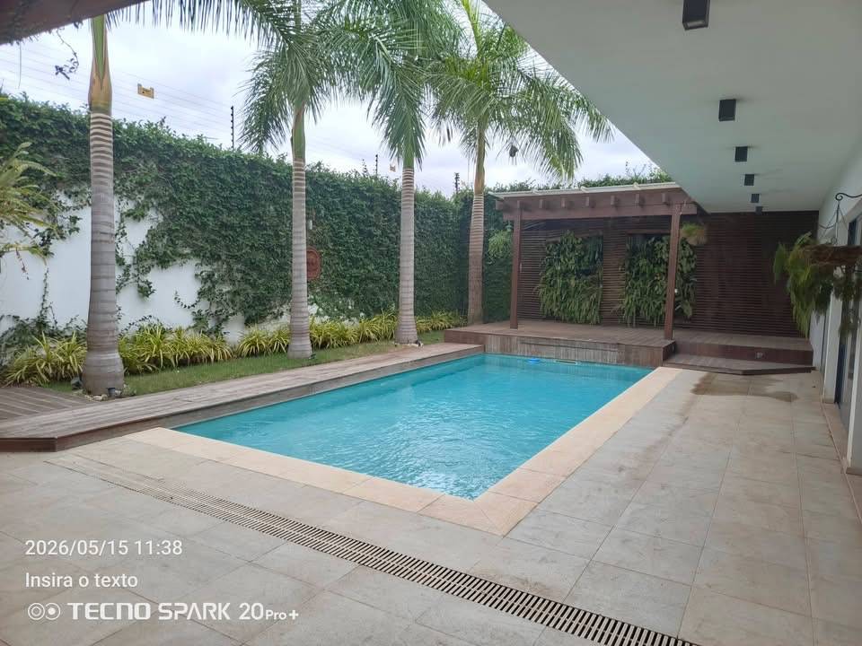 Vivenda de luxo no patriota Luanda Angola T5+1