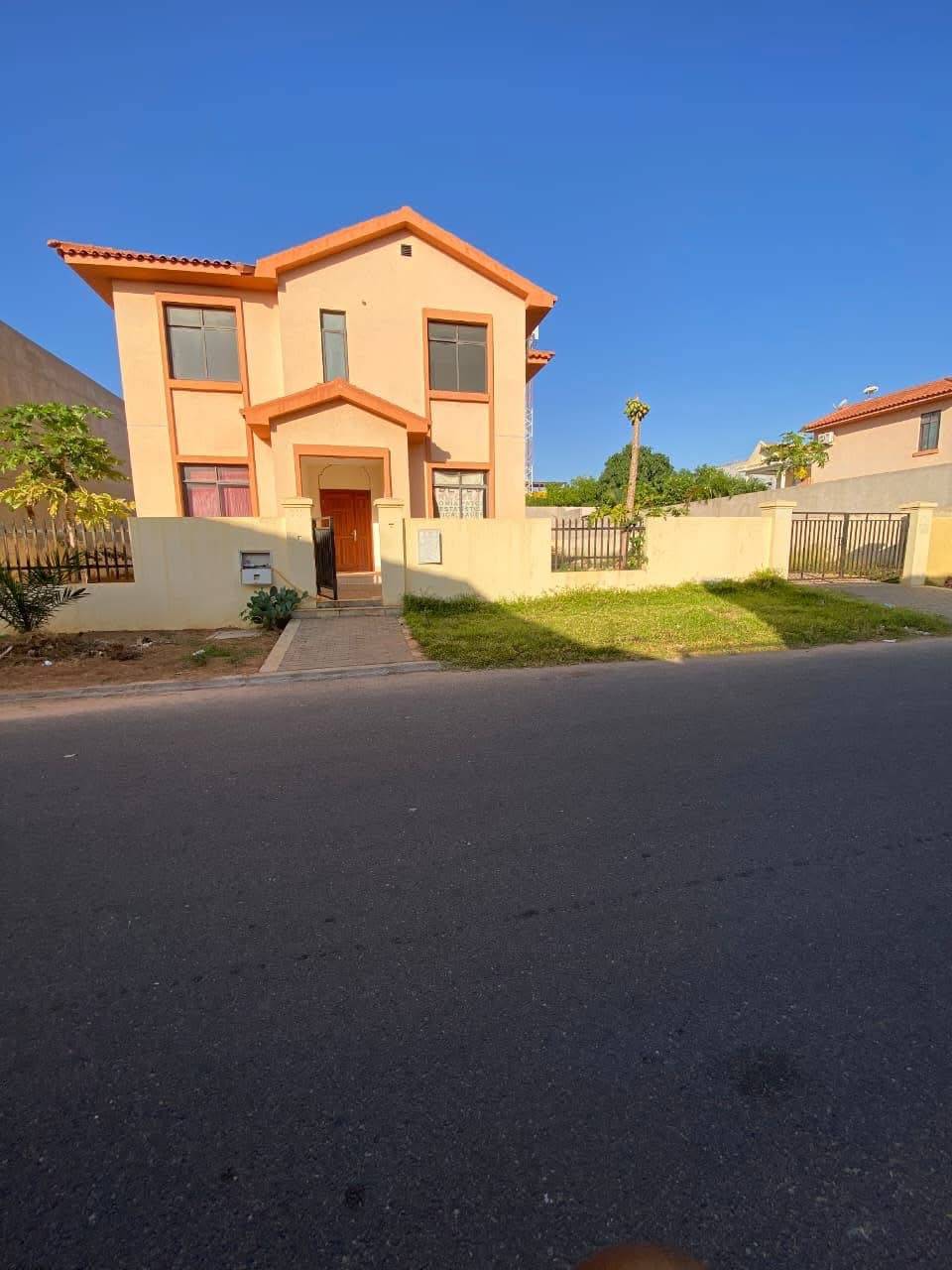 A Venda T5 Localizado no camama Condominio AUSTIN. - Foto 1