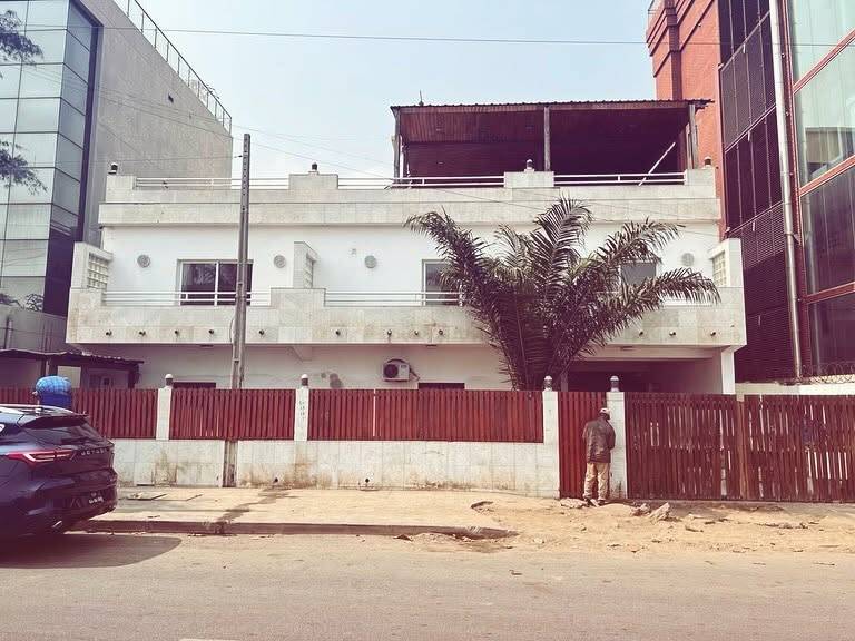 Venda: Vivenda V10 suítes frente ao mar 🌊 ilha de Luanda. - Foto 1