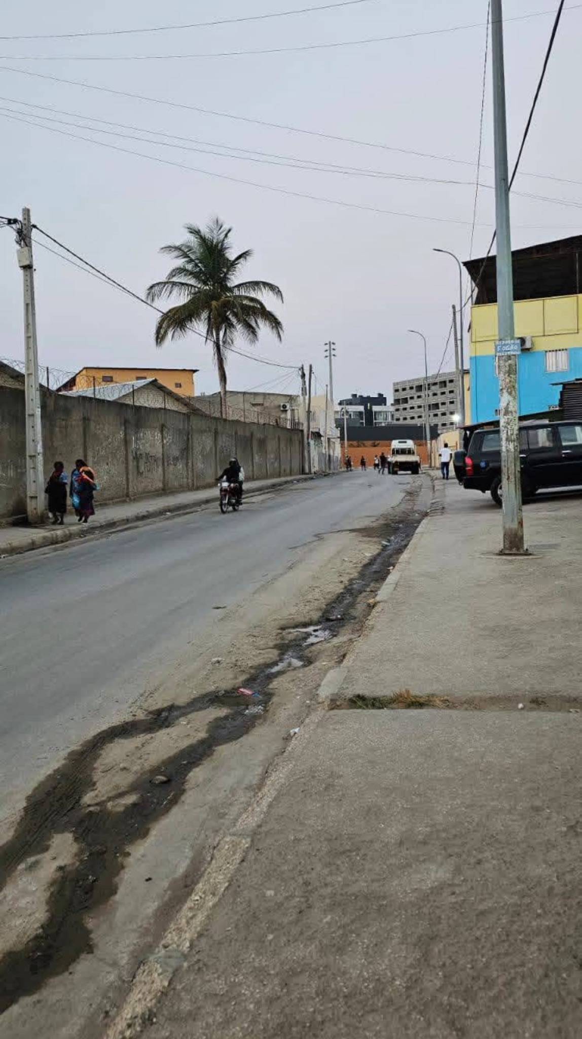 VENDA |  ESSE ESPAÇO NO MORRO BENTO GAMEK A DIREITA JUNTO AO HOSPITAL PEDALÉ 