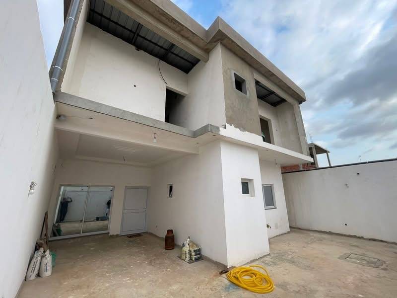 VENDA   MORADIA 🏠 V5+ ANEXO INACABADA  RÉS DO CHÃO /1ANDAR   