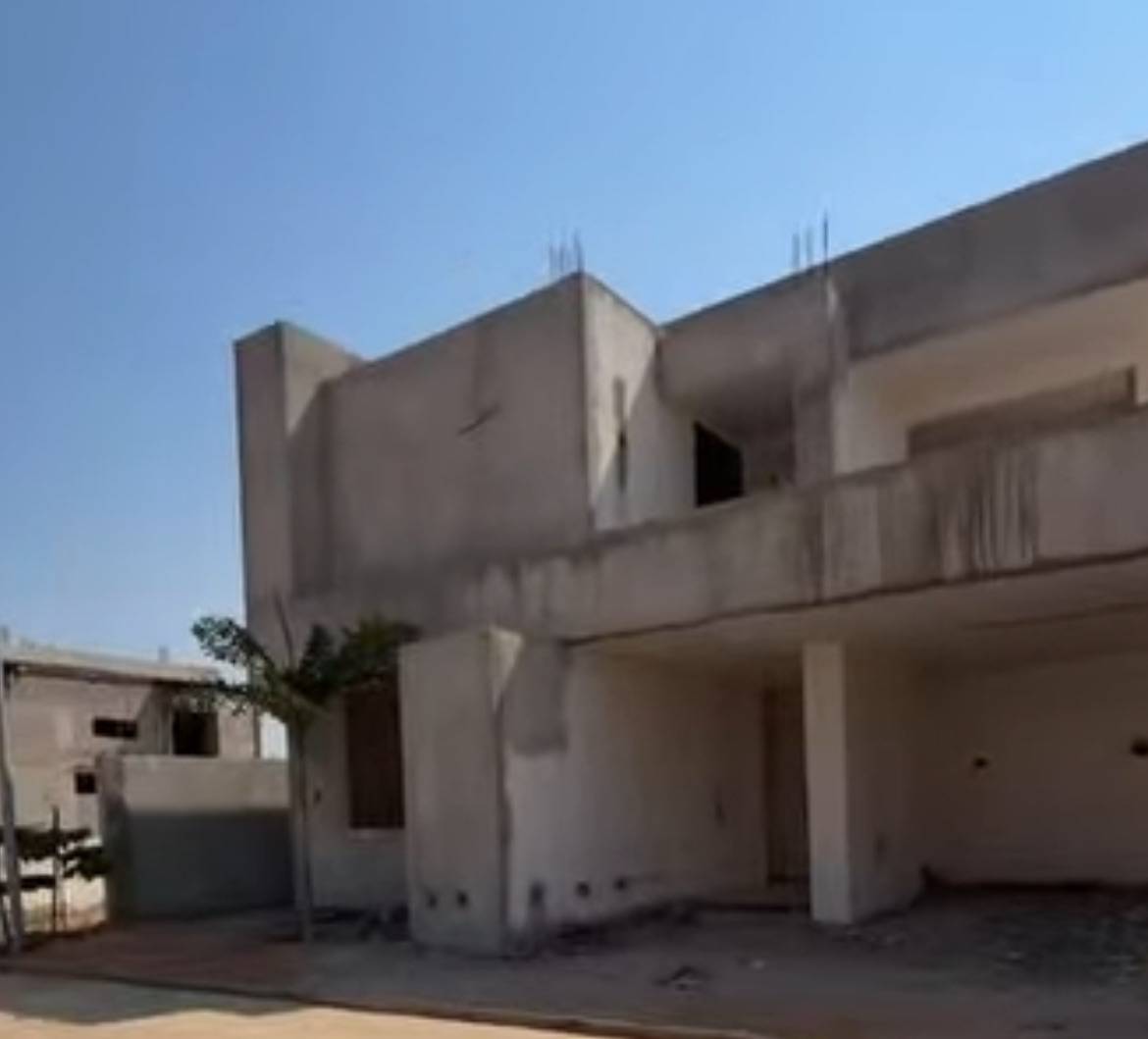 Disponível para venda  Este imóvel inacabado  Tipologia V4 Localização Patriota  dentro do condomínio Souvenir  Preço 270 Milhões Negociável  Apenas pronto pagamento 
