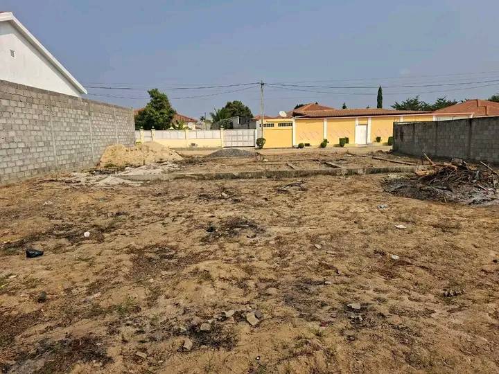 🏡 *VENDE-SE TERRENO NA ENGEVIA CONDOMÍNIO VILA PERSISTÊNCIA* em Luanda