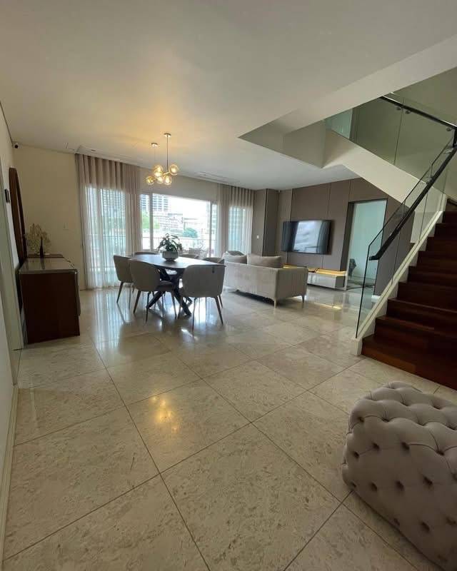 ARRENDAMENTO | DUPLEX MOBILADO – EDIFÍCIO MINISTÉRIO DOS RECURSOS MINERAIS PETRÓLEO E GÁS 