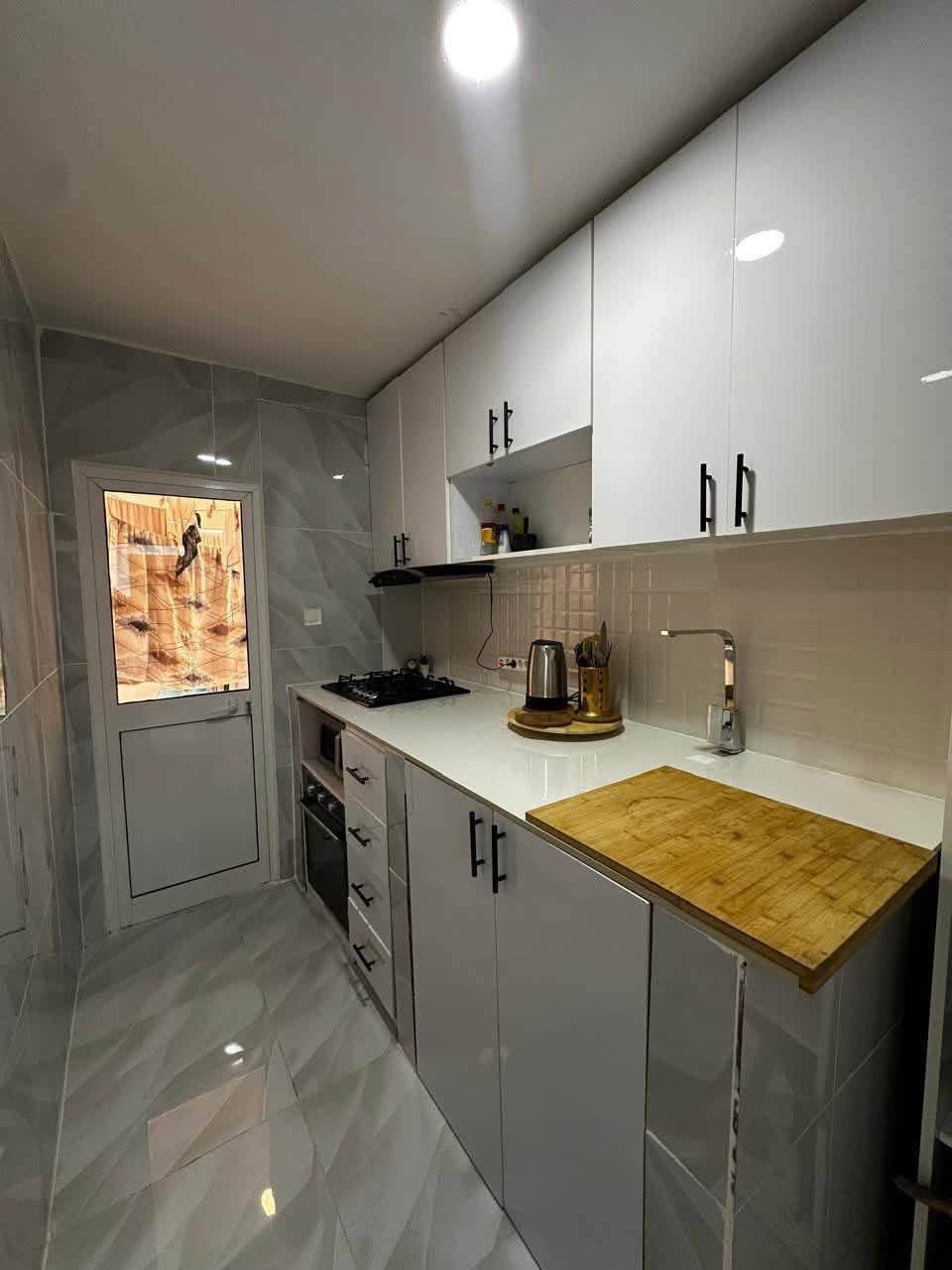 *A venda Apartamento T2 na cidade Universitária*