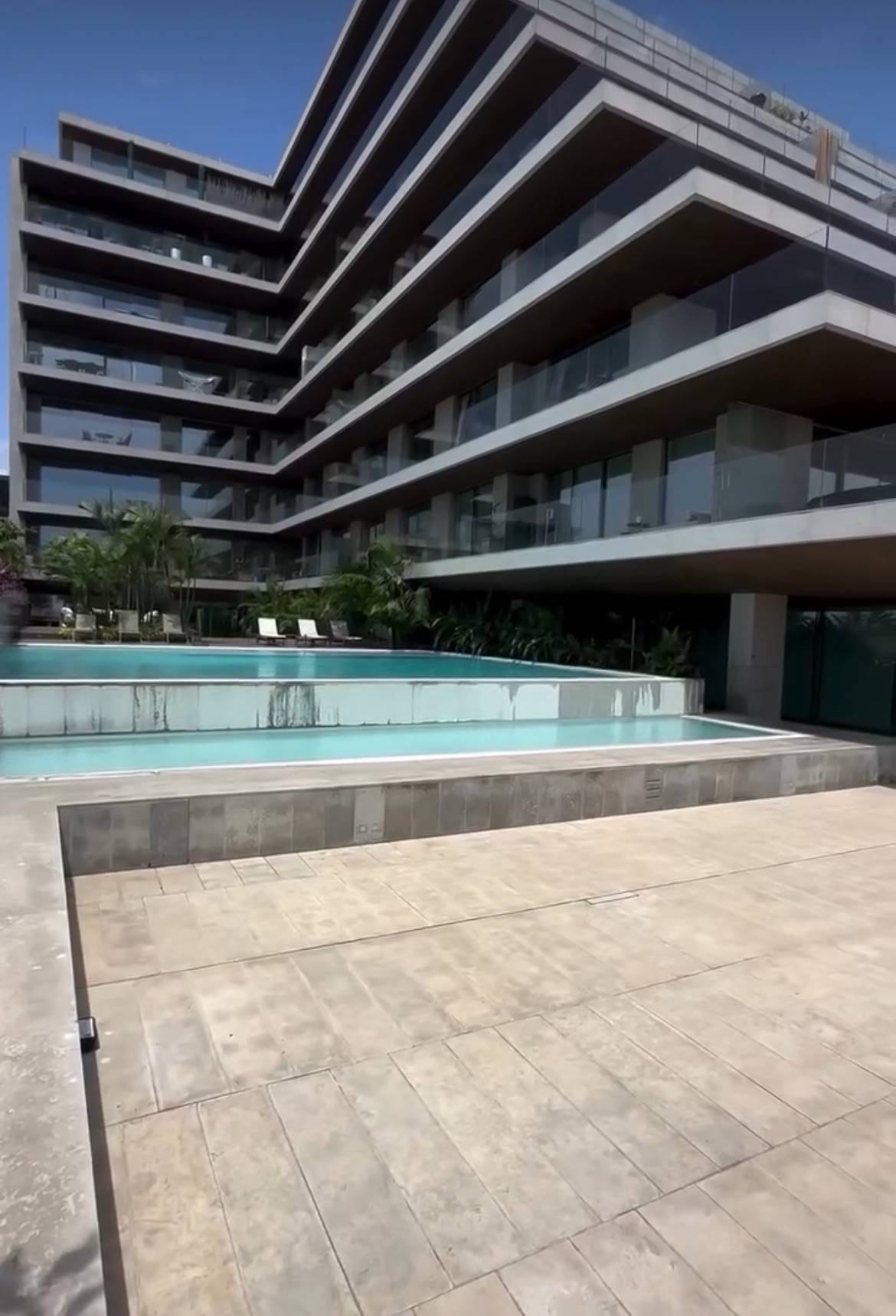 🇦🇴VENDE-SE: APARTAMENTO T1 NO EDIFÍCIO CHICALAMAR - ILHA DO CABO LUANDA ANGOLA 🇦🇴  em Luanda  - T1