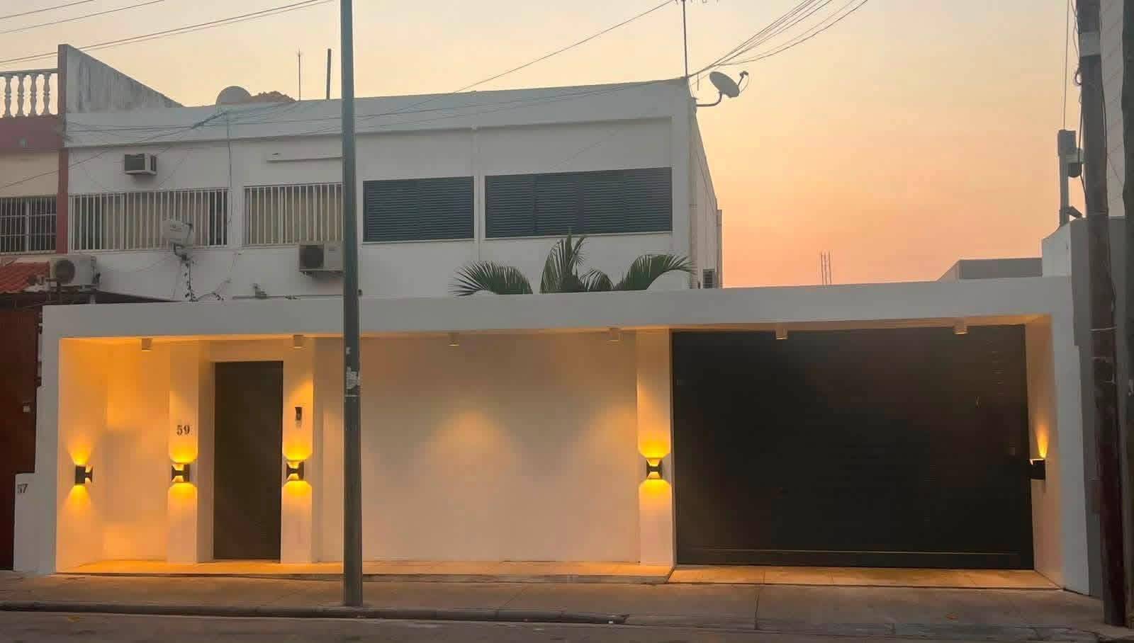 Vivenda V5, localizada no Alvalade, disponível para arrendamento. em Luanda - T5