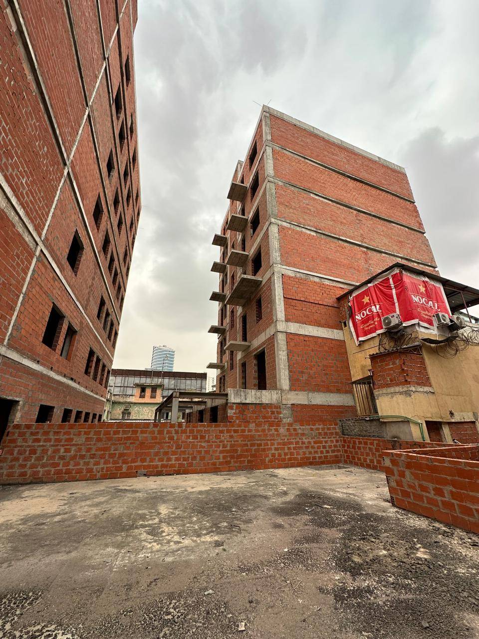 A VENDA EDIFÍCIO INACABADA NA CIDADE DE LUANDA  - Foto 1