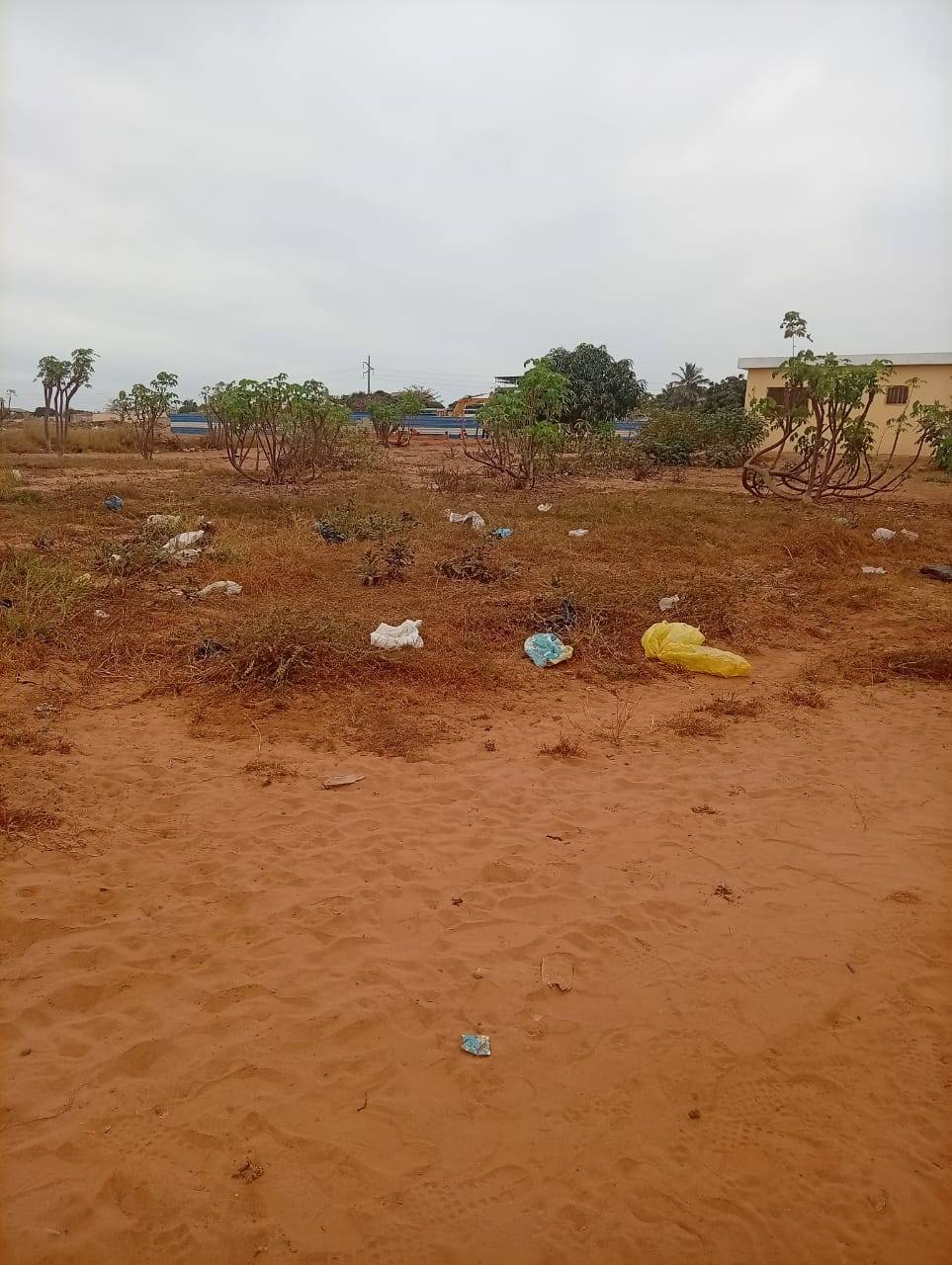 Não perca esta oportunidade de Ouro✅️ TERRENO A VENDA BEIRA ESTRADA🛣 Dimenção 20/20 PREÇO: 10 MILHÕES NEGOCIÁVEL GPS: CONDOMÍNIO BPC2 Responsavel pela venda Só Hustle.+1 - Foto 1