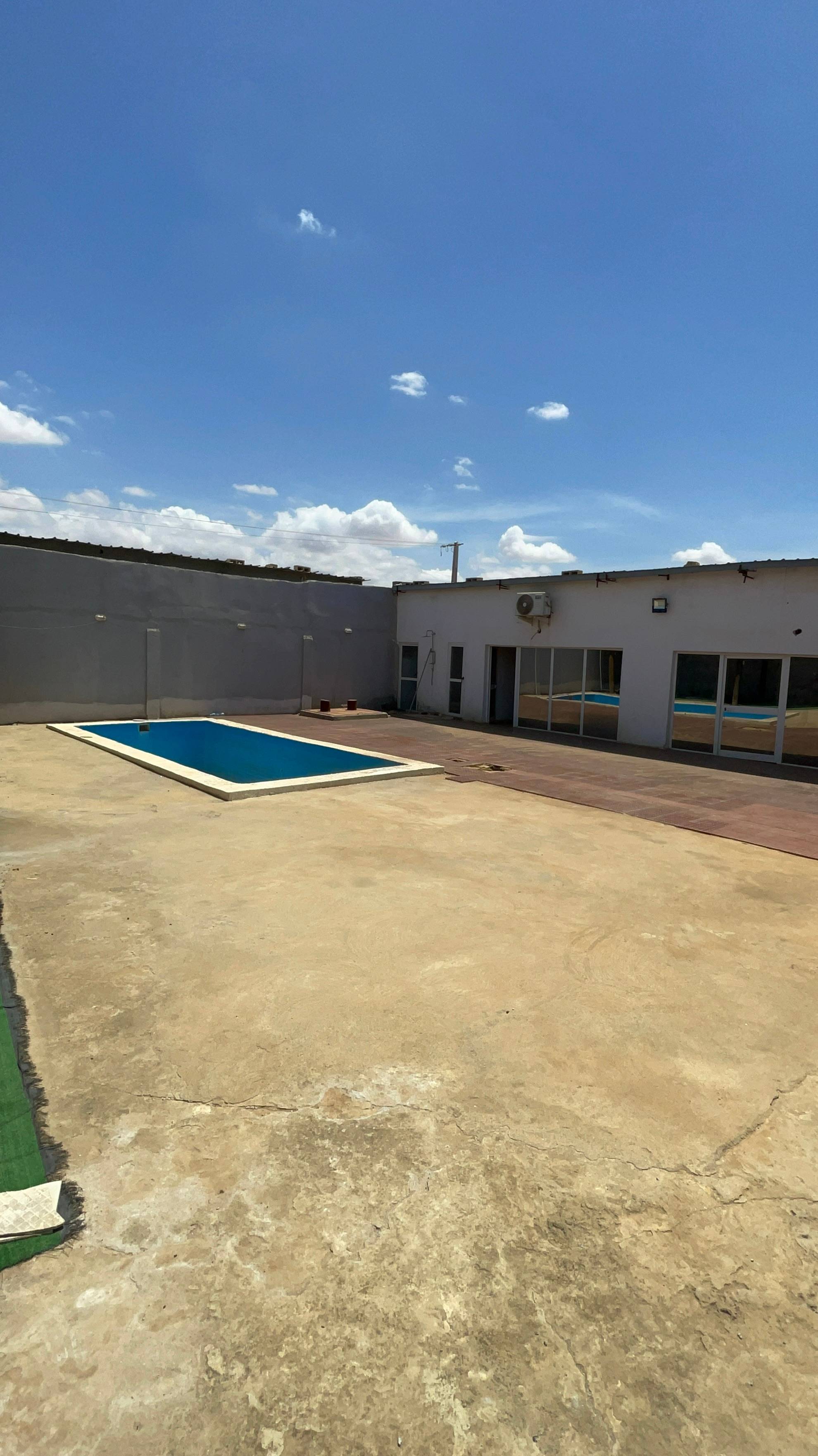 Complexo comercial localizado no bairro mutamba via expressa 1min da estrada  - Foto 1