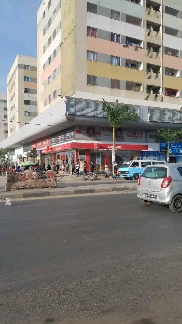 Venda apartamento T3 no Cazenga em Luanda - T3