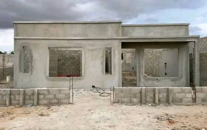 Casas Inacabadas a venda dentro de um projeto fechado - Foto 1