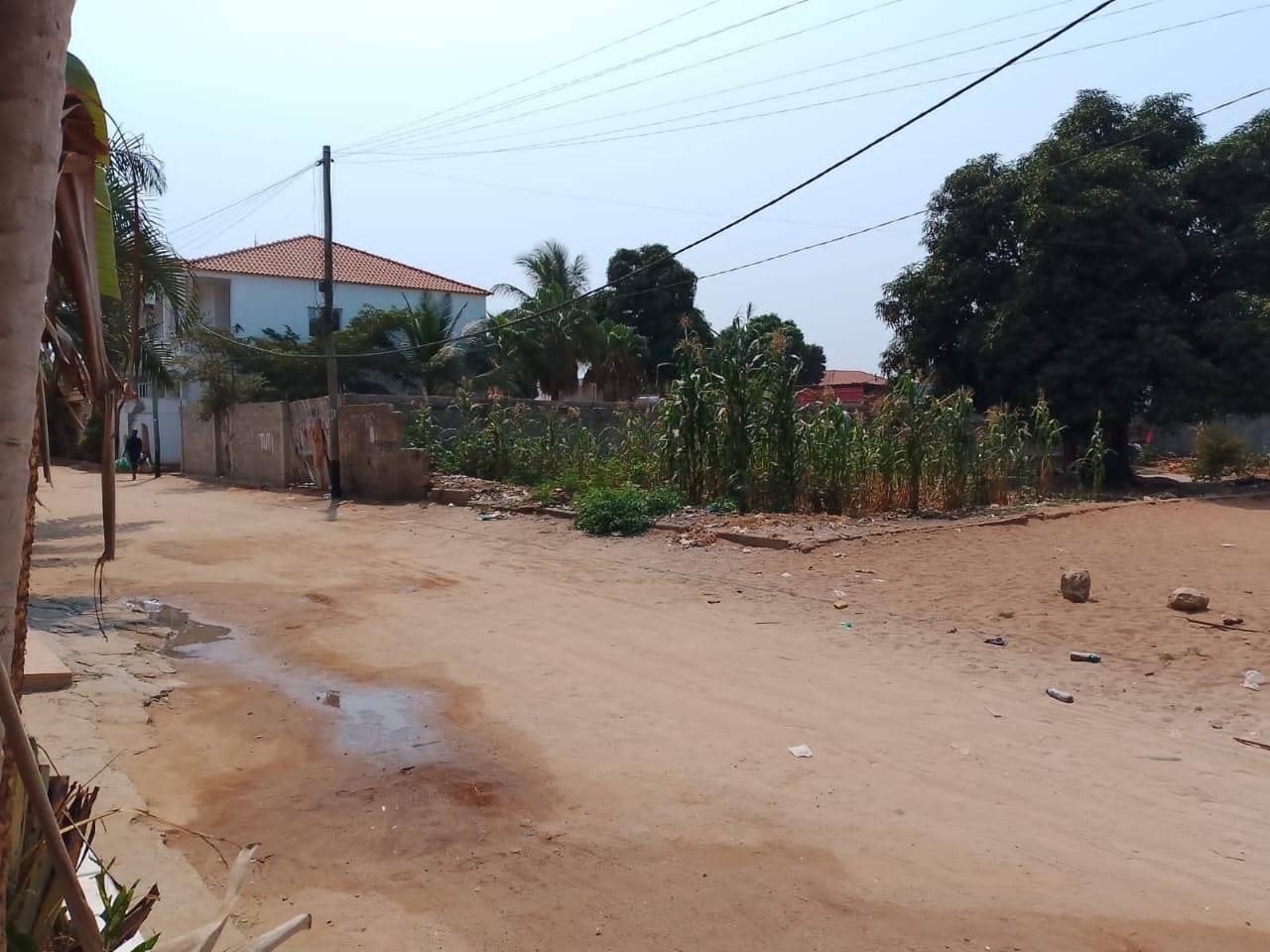 Vende-se: terreno localizado no camama 