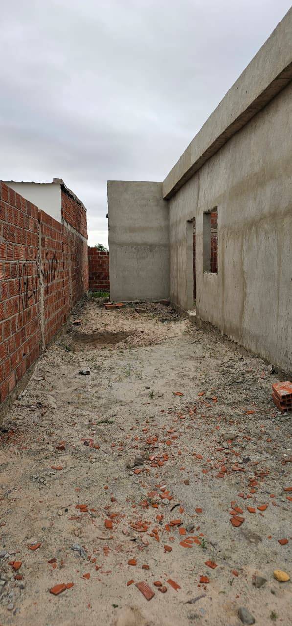Vende-se Esta Casa|Rés de Chão |V3-CONDOMÍNIO Liri da paz Engevia.