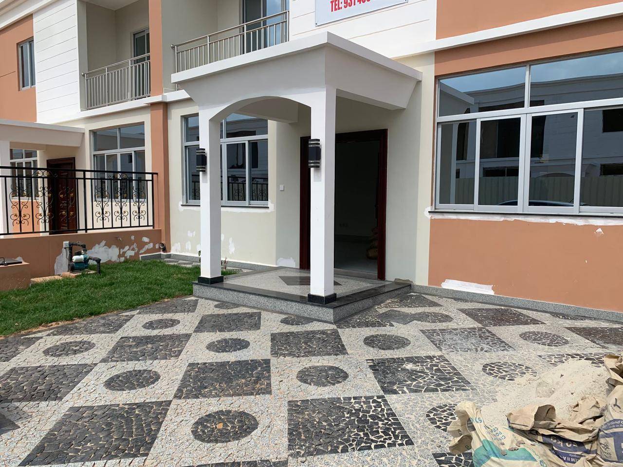 ARRENDAMENTO | T4 DE LUXO NO CONDOMÍNIO KASSAMA RESIDENCIAL - Foto 1