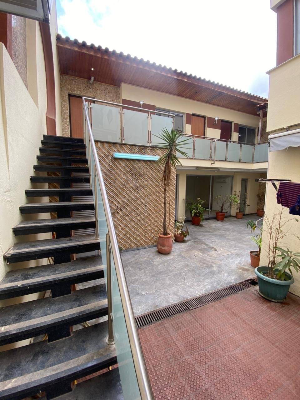 ARRENDAR | VIVENDA T5 NO ALVALADE em Luanda - T5