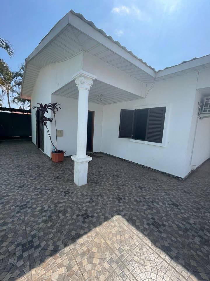 ARRENDAR | VIVENDA V3 TÉRREA NA URBANIZAÇÃO BPC1 (CAMAMA) em Luanda - T3