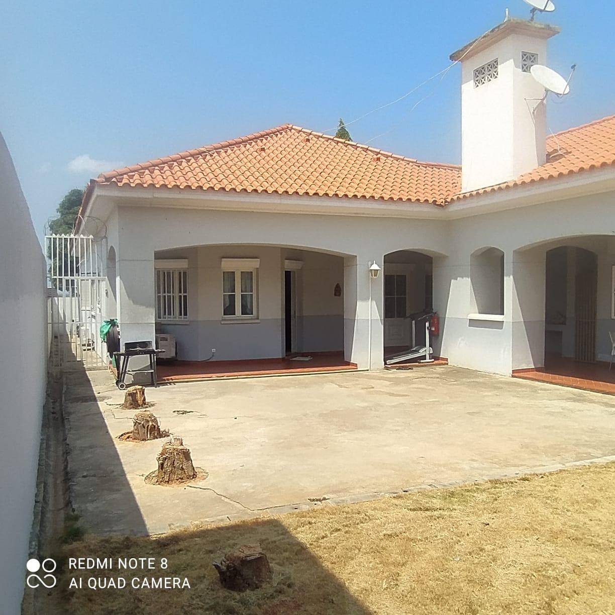 VENDA | VIVENDA TÉRREA V3+1 NO CONDOMÍNIO CAJUEIRO(TALATONA) em Luanda - T3