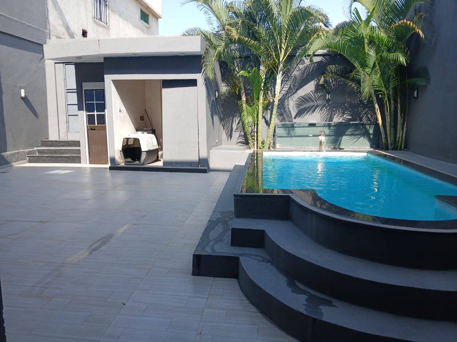 VENDA | VIVENDA V4 COM PISCINA NO BENFICA em Luanda  - T4