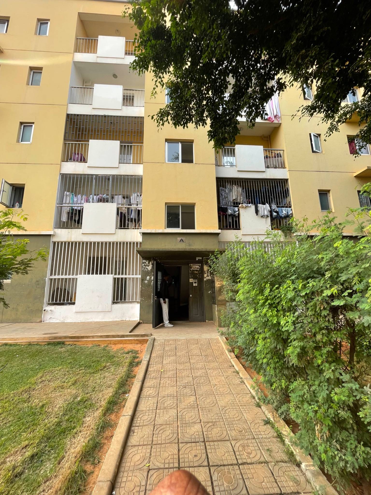 VENDA | APARTAMENTO NA CENTRALIDADE DO SEQUELE  em Luanda  - T4
