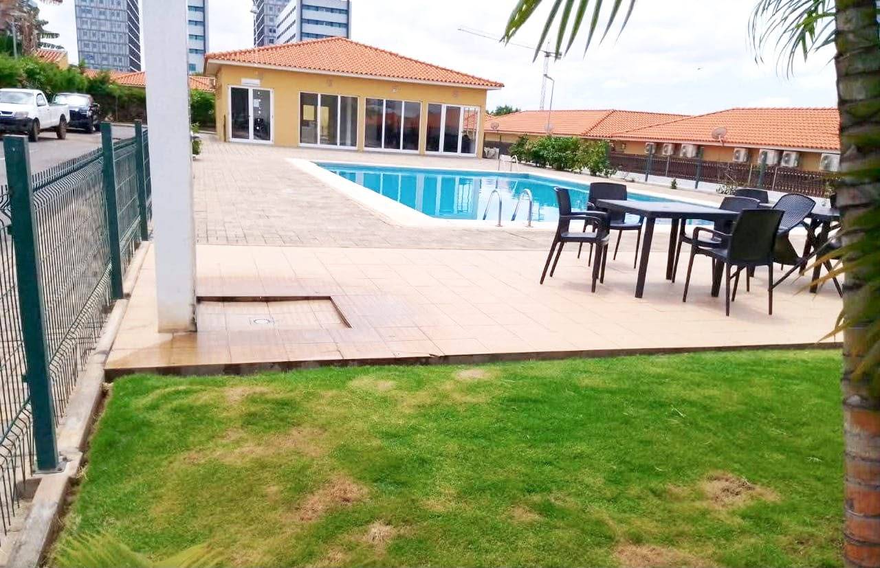 ARRENDAR | VIVENDA V4 ESPAÇOSA NO CONDOMINIO ALPHA (NUNCA FOI HABITADA) em Luanda - T4
