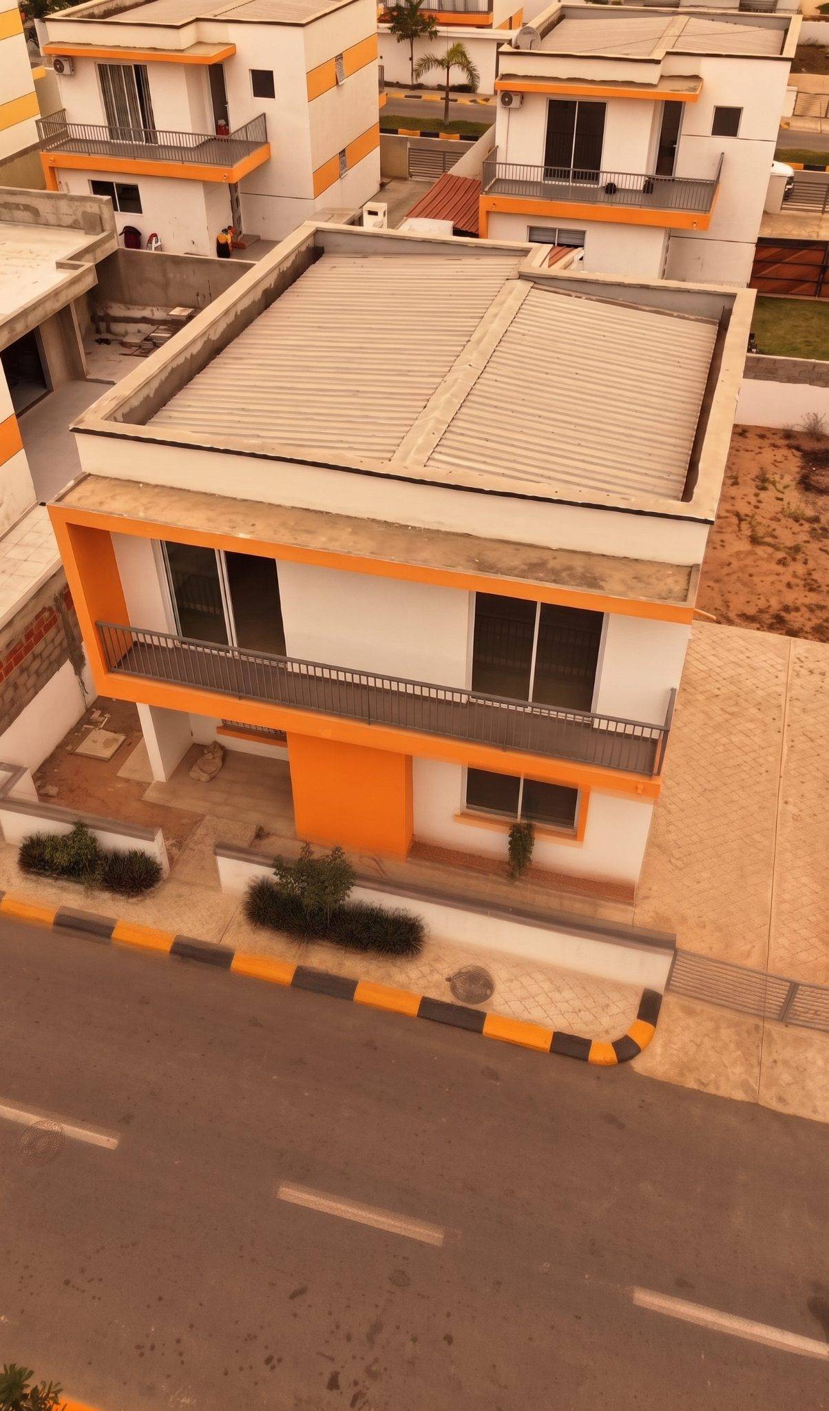 🏡 ARRENDAMENTO RÁPIDO | VIVENDA T4 NO CONDOMÍNIO ORLANDO DO KILAMBA 📍 - Foto 1