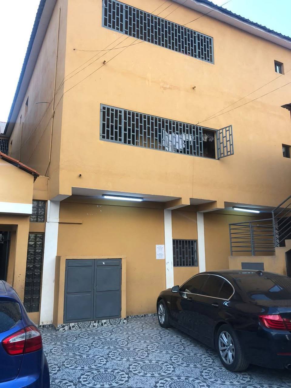 ARRENDAR | APARTAMENTO T2 NO SEGUNDO ANDAR NO CAMAMA (Soba Kapassa, 1 Minuto Da Estrada Principal) em Luanda - T2