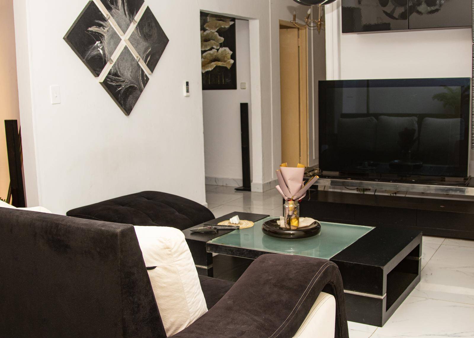 ARRENDAR | APARTAMENTO T3 MOBILADO NA PRIMEIRA FASE DA URBANIZAÇÃO NOVA VIDA, RUA 44 -( Prédio organizado com porta electromagnética) - Foto 1