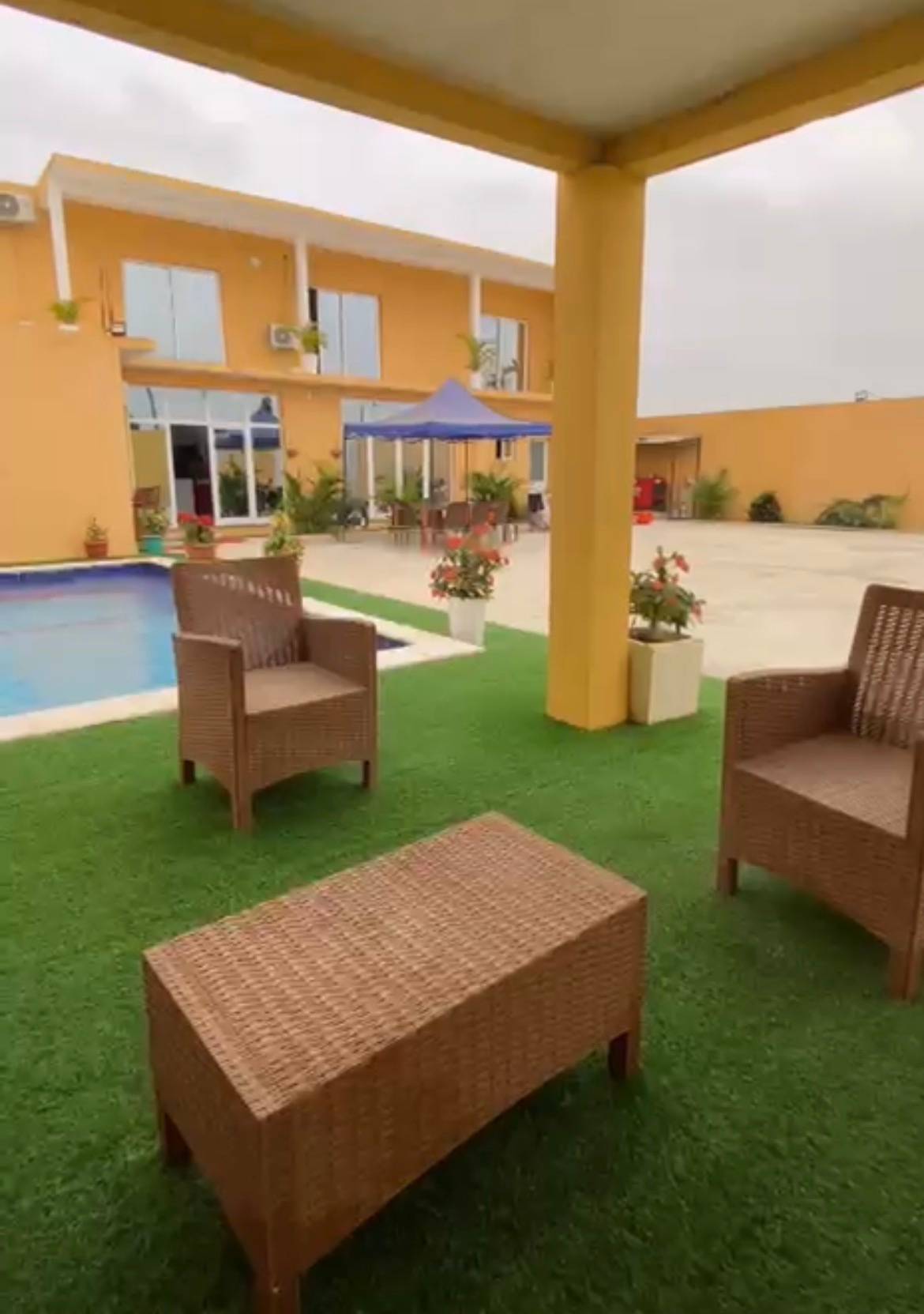 VENDA | VIVENDA T4 NO CAMAMA đ Rua privilegiada do CondomĂnio Austin em Luanda - T4