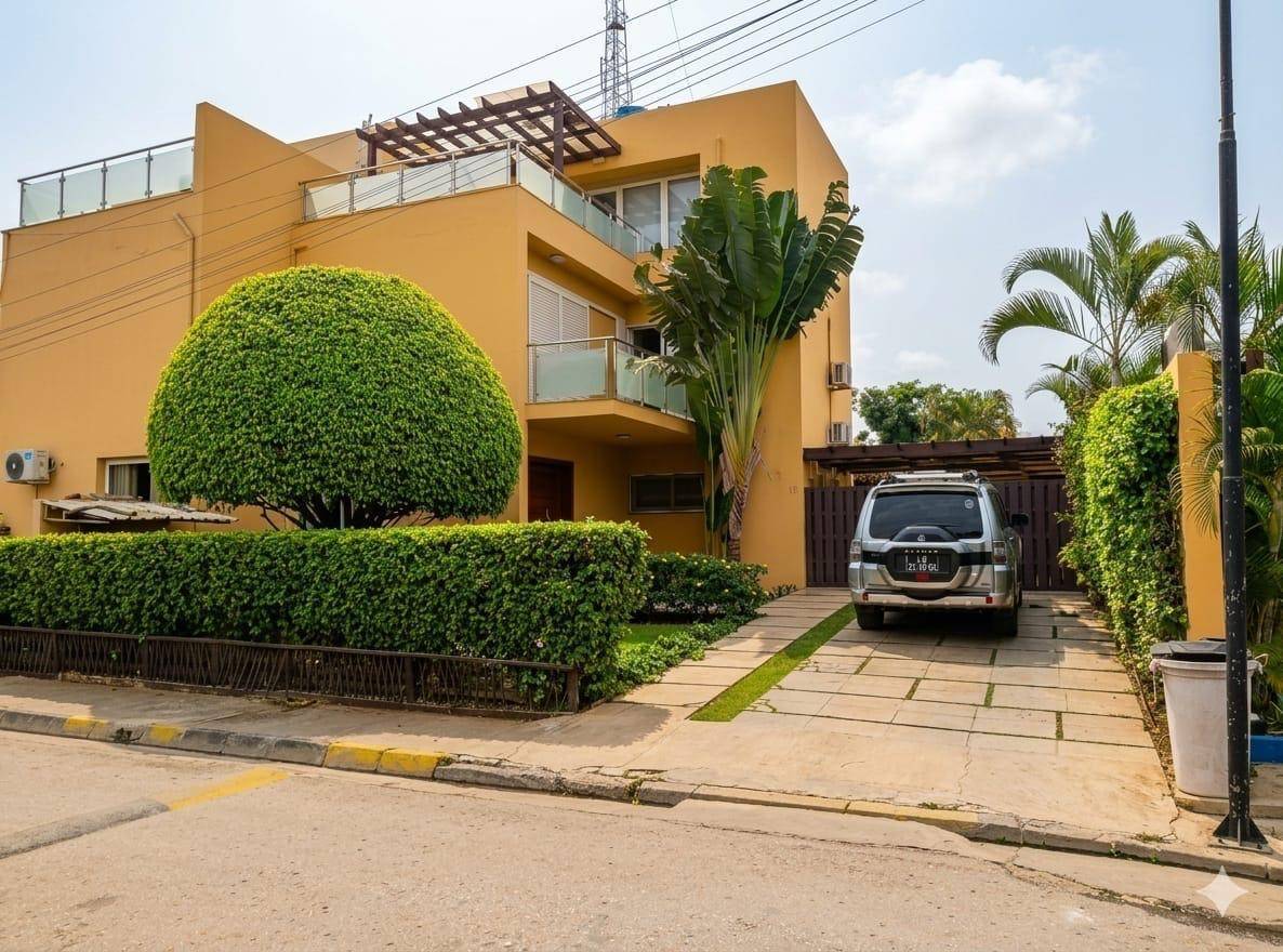 VENDA | VIVENDA V4+1 DUPLEX + ANEXO e PISCINA NO CONDOMÍNIO ZEUS (TALATONA) em Luanda - T5