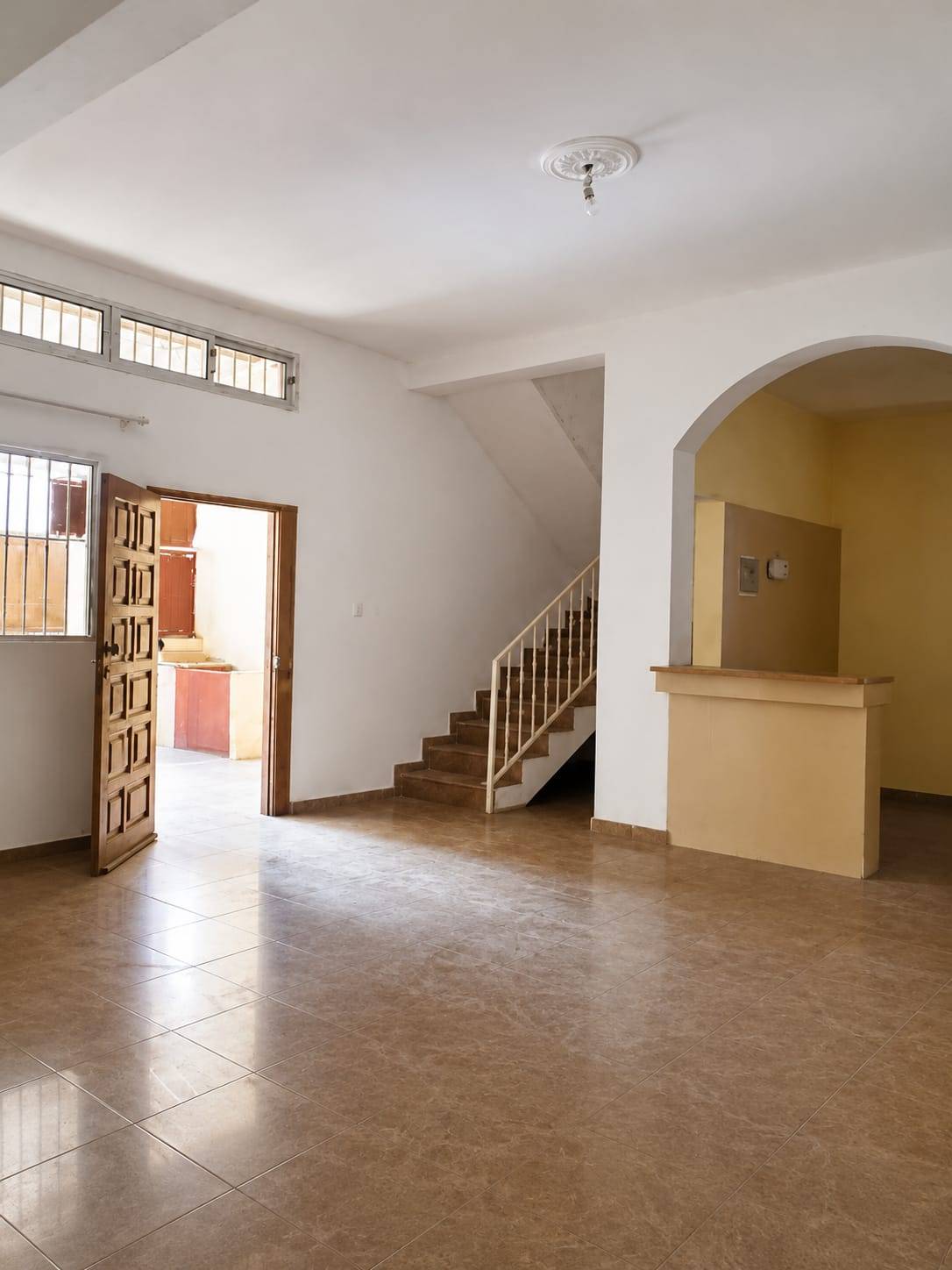 ARRENDA-SE ESTA ESTA CASA TIPOLOGIA T2, Talatona, Nas imediações do Condomínio Aquaville . Poucos minutos do asfalto em Luanda - T2