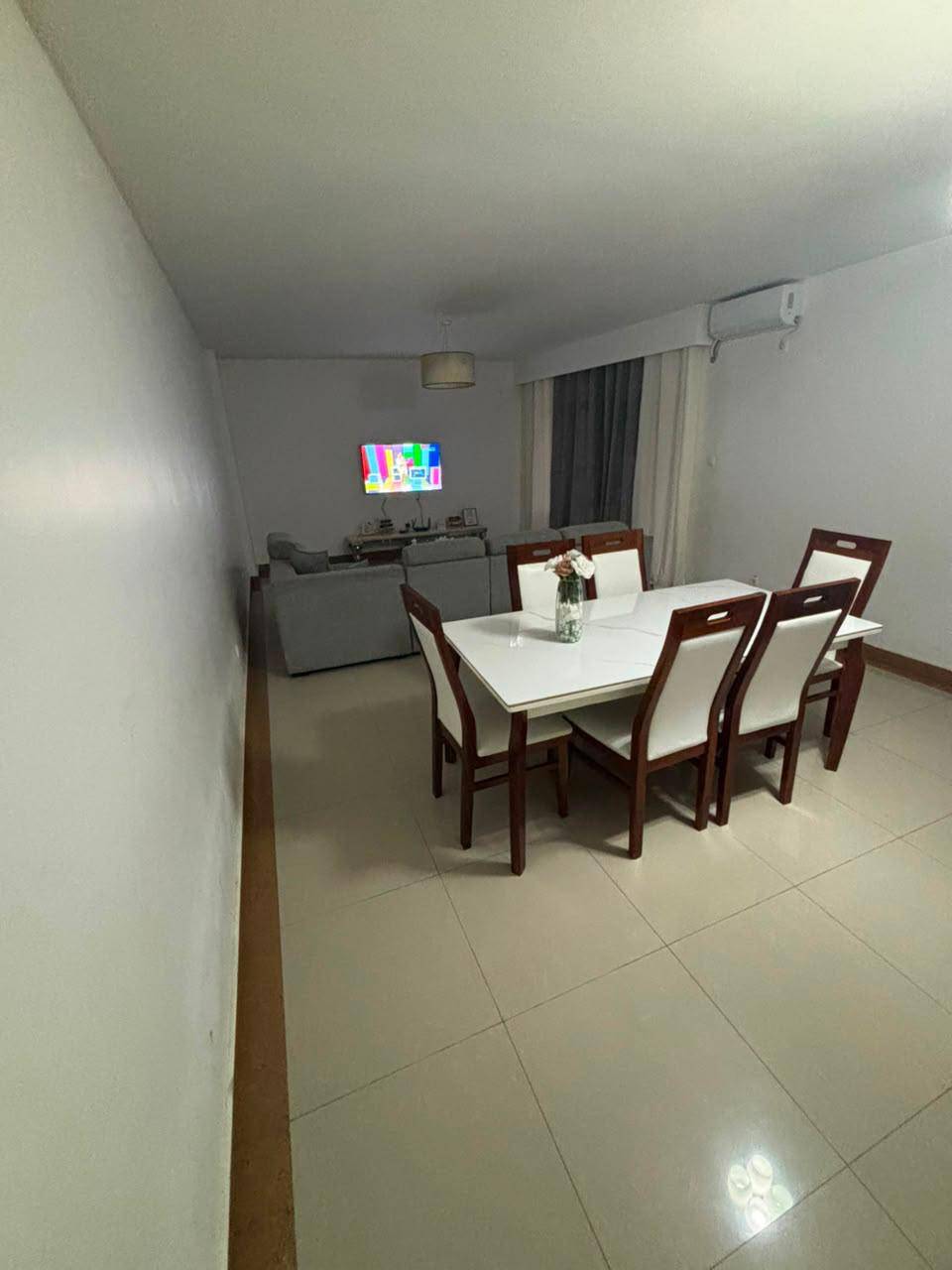 *Apartamento disponível para arrendamento T4 - Foto 1