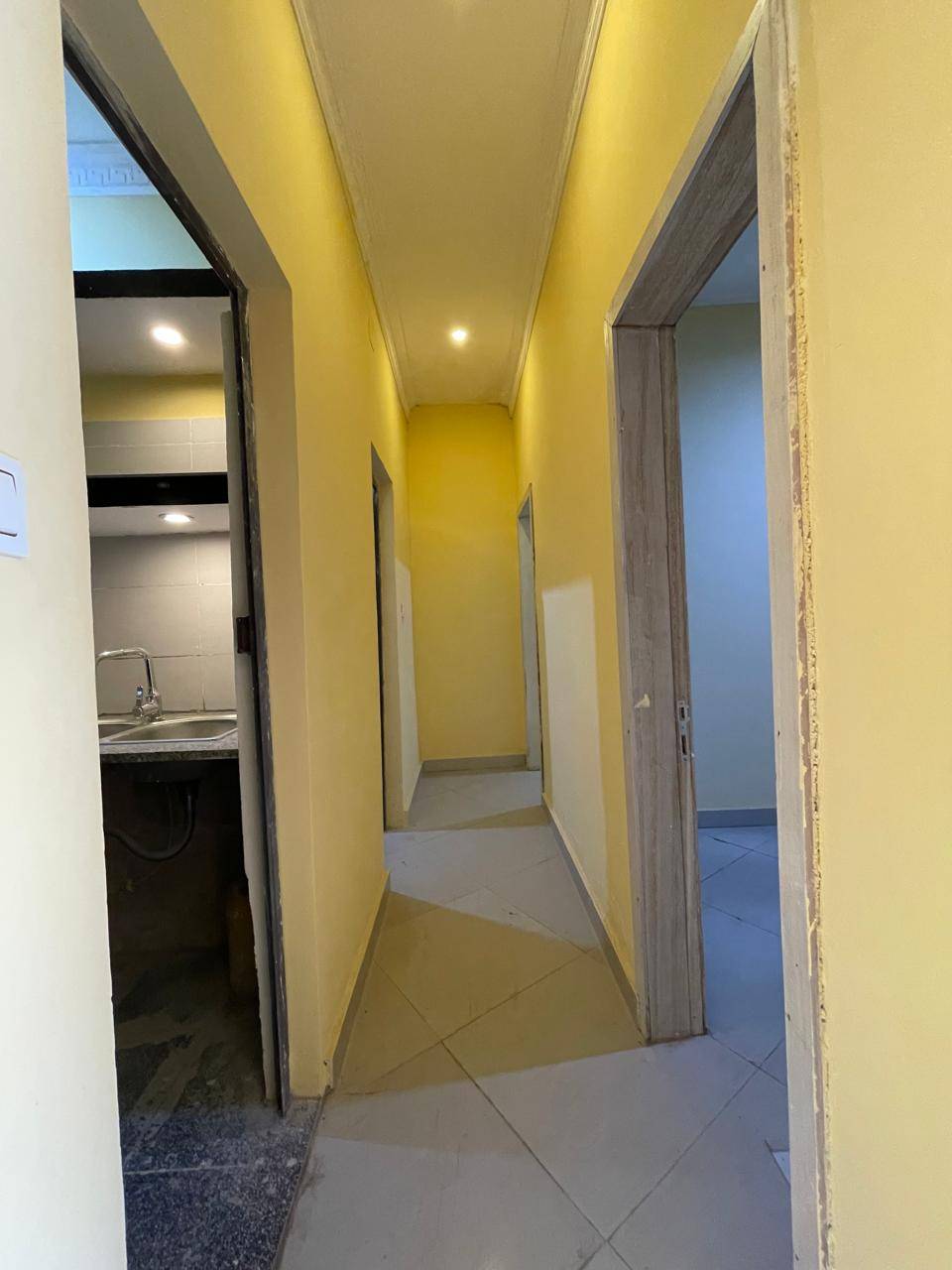 Arrenda-se esta casa T3 Casa nova / sem Quintal Zona super segura em Luanda - T3
