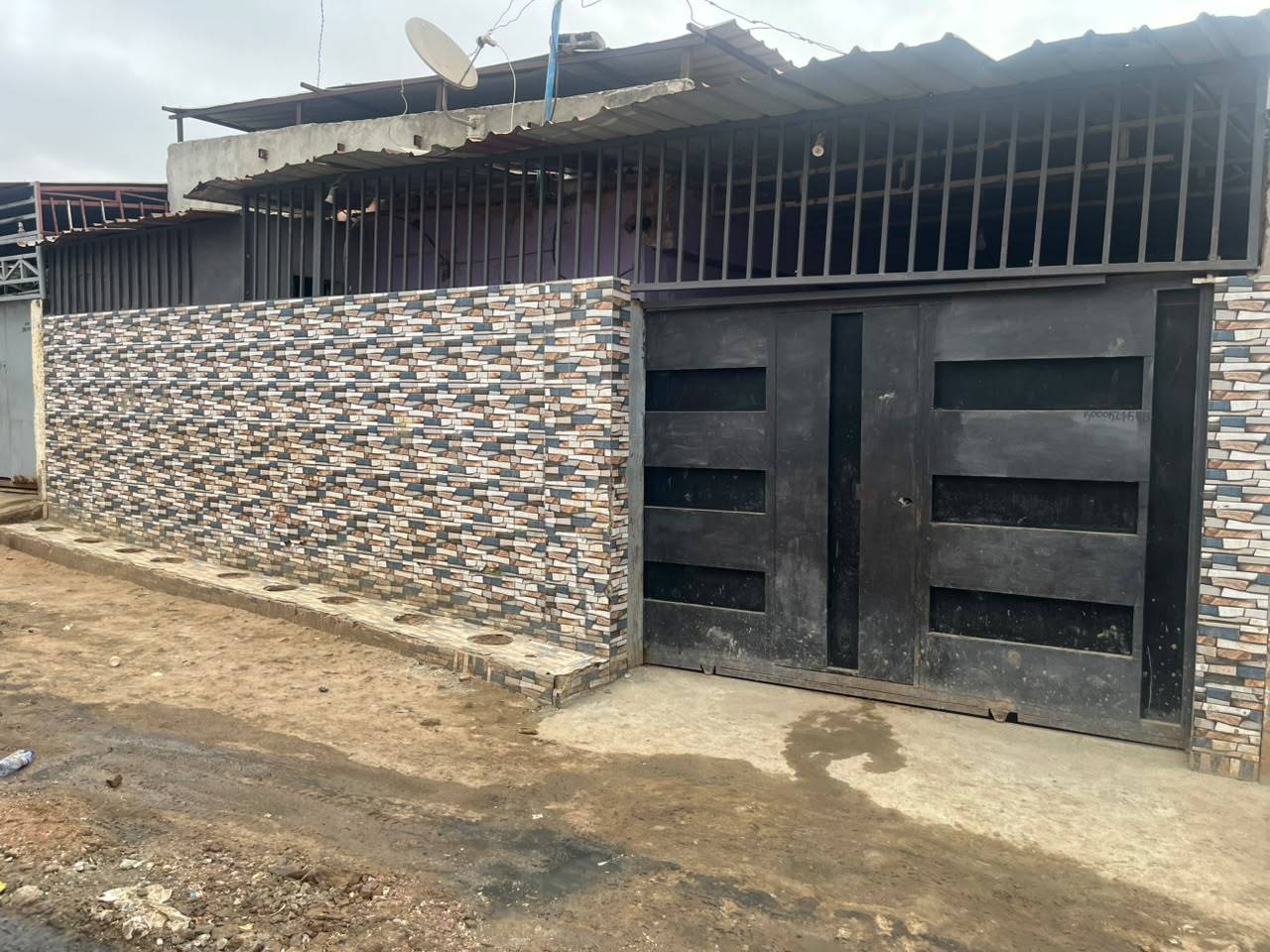 Arrenda-se esta casa T3 Quintal sozinho 4 minutos da estrada. - Foto 1