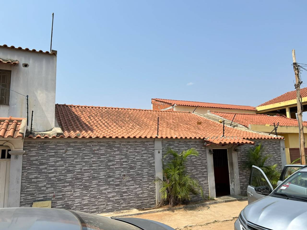 VENDE-SE IMÓVEL T4 — LUANDA SUL