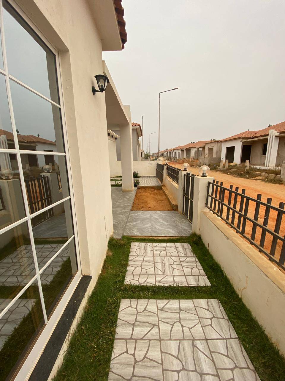 Vende-se esta vivenda  De tipologia  V3 Condomínio  Kilamba residence 