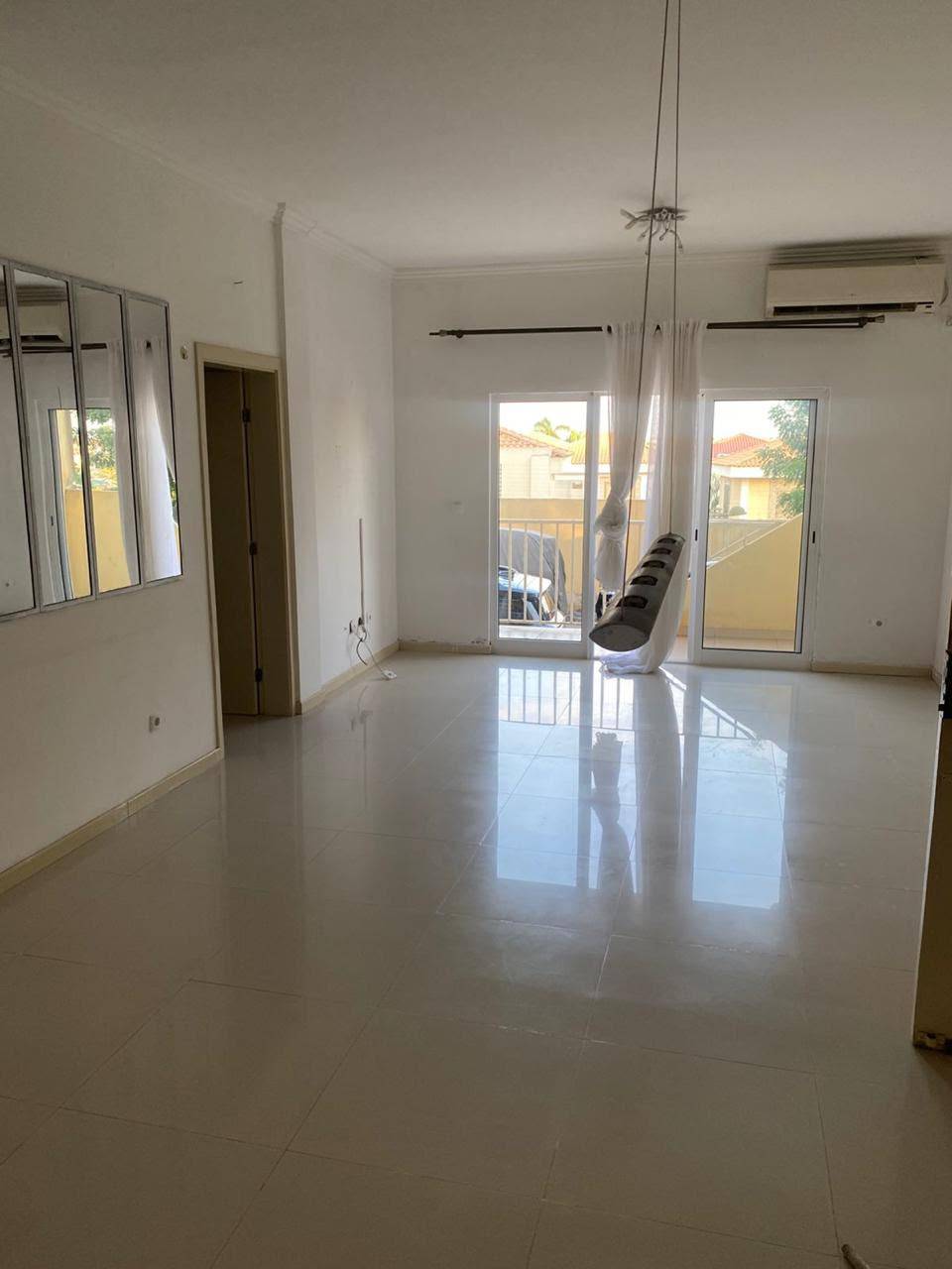 Condomínio Vale dos Pássaros, Casa nº 67 Reis do Chão A, Talatona - Foto 1