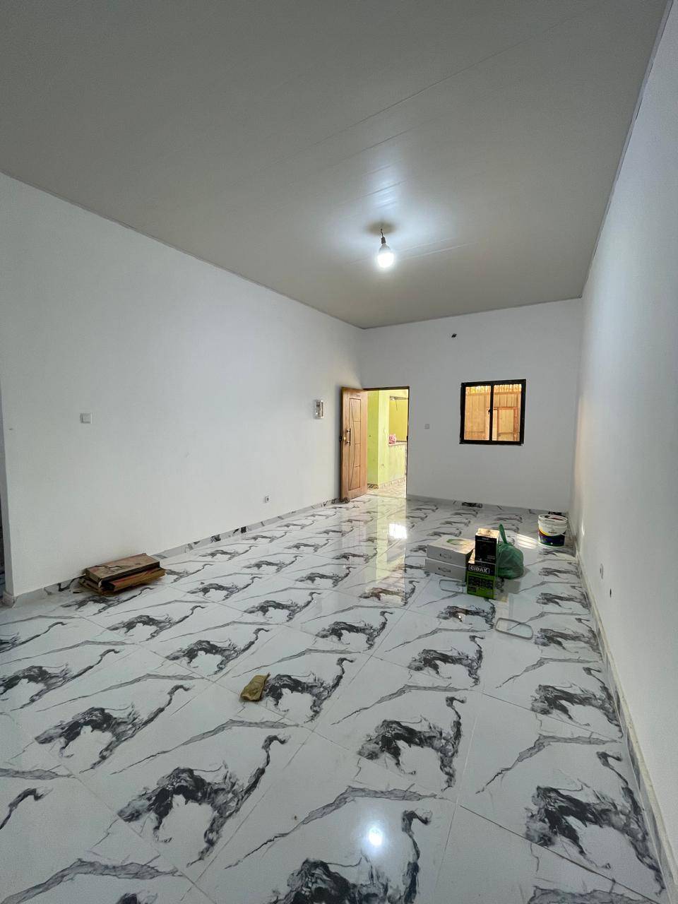 Arrenda-se esta casa T3 Limpa Quintal Privado / Casa nova / nunca foi habitada em Luanda - T3