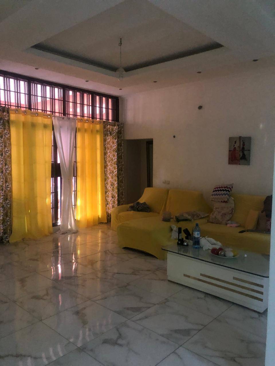 VENDER: Vivenda V5 de 3 pisos em viana, Capalanga, proximo a clínica Videira Nguepe. - Foto 1